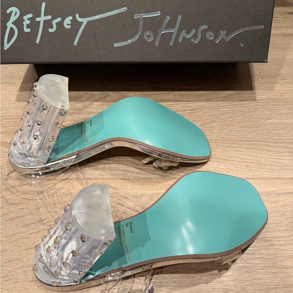 Betsey Johnson Silver 'Bride' Heels - Picture 3 of 5